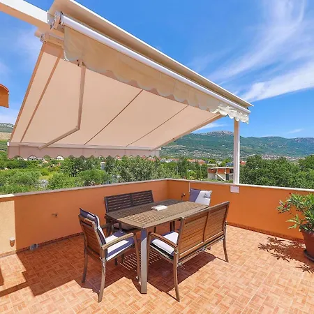 Cozy In Kaštel Novi